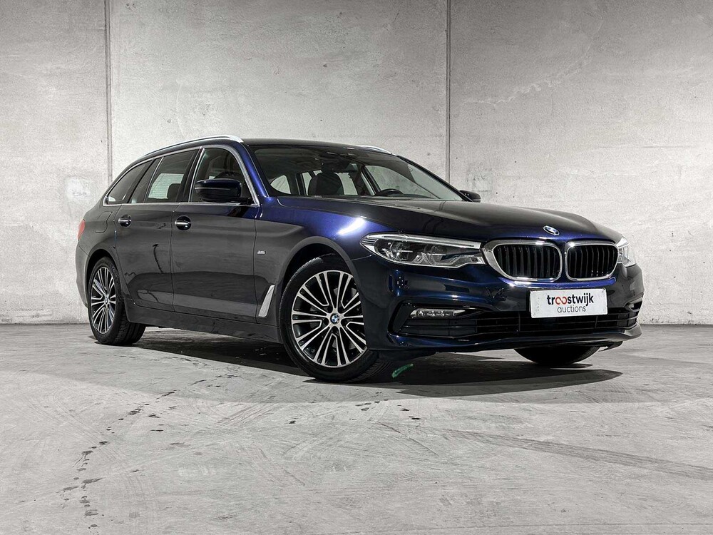 BMW 520i Touring High Executive Sport-Line 5-serie 184pk 2019 (Origineel-NL), XG-208-V
