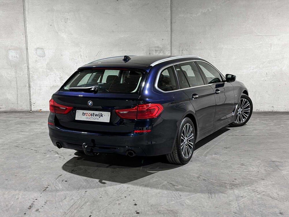 BMW 520i Touring High Executive Sport-Line 5-serie 184pk 2019 (Origineel-NL), XG-208-V