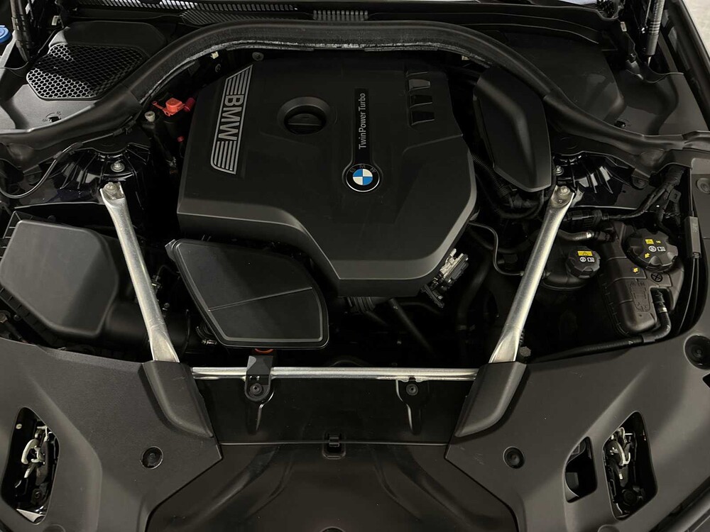 BMW 520i Touring High Executive Sport-Line 5-serie 184pk 2019 (Origineel-NL), XG-208-V
