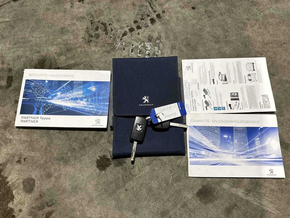 Peugeot Partner 120 1.6 BlueHDi 100 L1 Premium Pack S&S 99 PS 2018 (Original-NL), V-723-NZ
