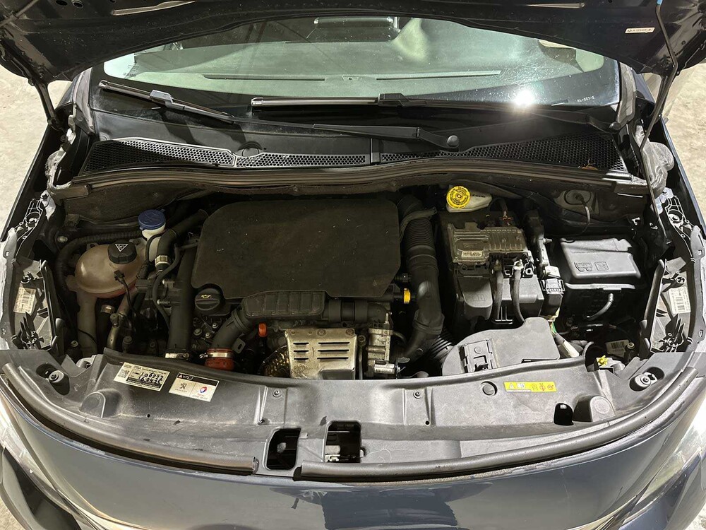 Peugeot 2008 1,2 PureTech Allure 110 PS 2018 (Original-NL), RL-527-Z