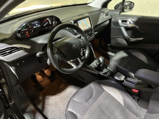 Peugeot 2008 1,2 PureTech Allure 110 PS 2018 (Original-NL), RL-527-Z