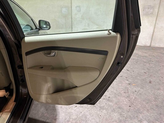 Volvo V70 2.0 D4 Summum 181pk 2015 (Origineel-NL), GB-859-B