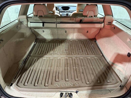 Volvo V70 2.0 D4 Summum 181 PS 2015 (Original-NL), GB-859-B