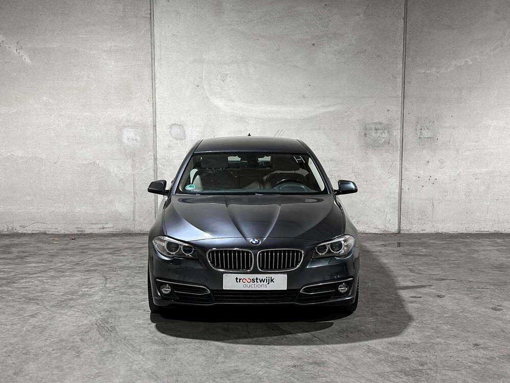 BMW 520i Luxury Edition 5-serie 181pk 2017 (Origineel-NL), NP-432-L
