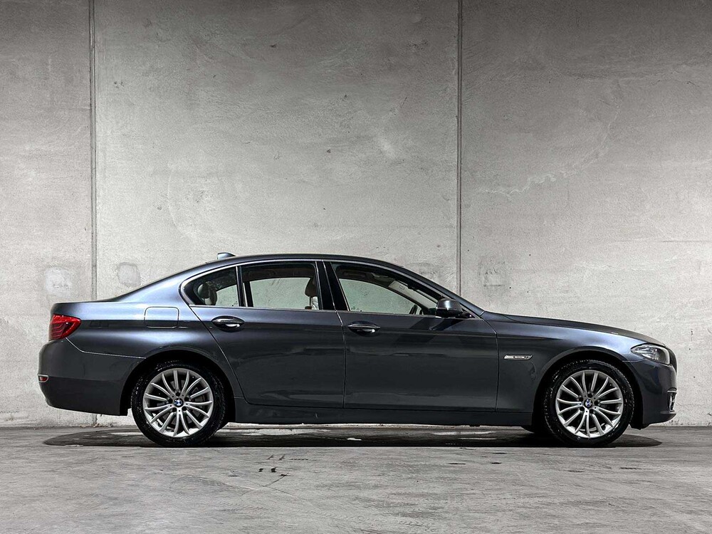 BMW 520i Luxury Edition 5-serie 181pk 2017 (Origineel-NL), NP-432-L
