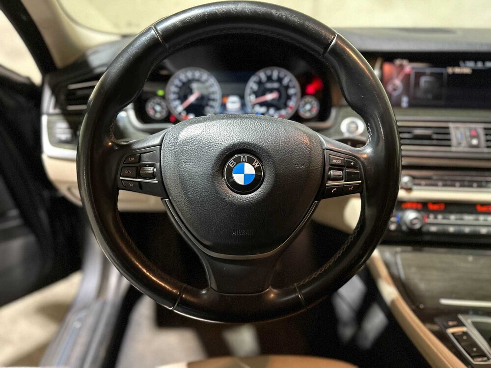 BMW 520i Luxury Edition 5-Reihe 181 PS 2017 (Original-NL), NP-432-L