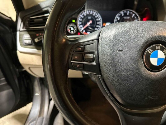 BMW 520i Luxury Edition 5-serie 181pk 2017 (Origineel-NL), NP-432-L