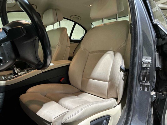BMW 520i Luxury Edition 5-serie 181pk 2017 (Origineel-NL), NP-432-L