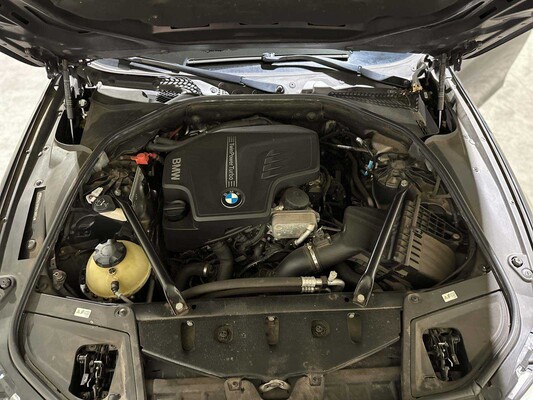 BMW 520i Luxury Edition 5-serie 181pk 2017 (Origineel-NL), NP-432-L