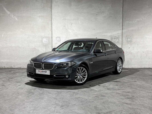 BMW 520i Luxury Edition 5-serie 181pk 2017 (Origineel-NL), NP-432-L