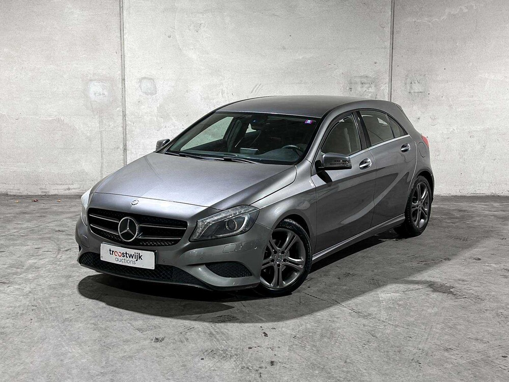 Mercedes-Benz A180 4U3 A-Baureihe 121 PS 2013 (Original-NL), 8-SRR-41