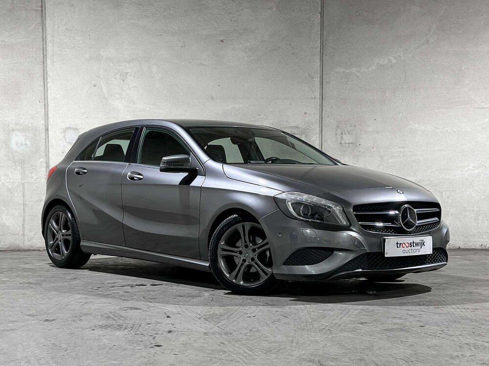 Mercedes-Benz A180 4U3 A-Baureihe 121 PS 2013 (Original-NL), 8-SRR-41