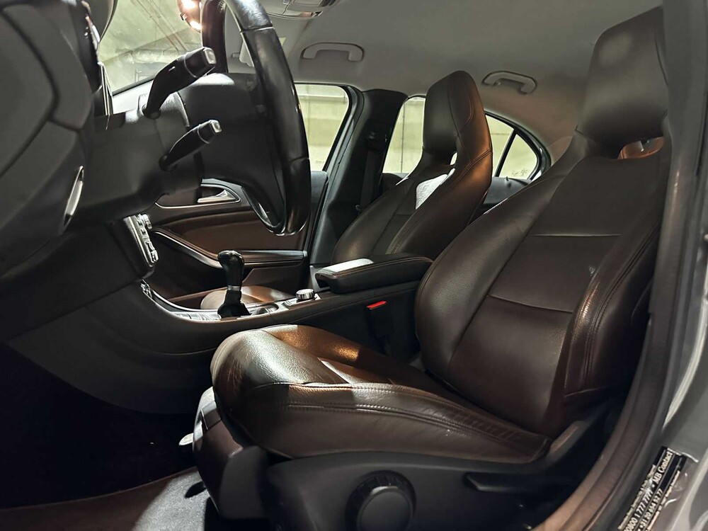 Mercedes-Benz A180 4U3 A-Baureihe 121 PS 2013 (Original-NL), 8-SRR-41