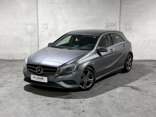 Mercedes-Benz A180 4U3 A-Baureihe 121 PS 2013 (Original-NL), 8-SRR-41
