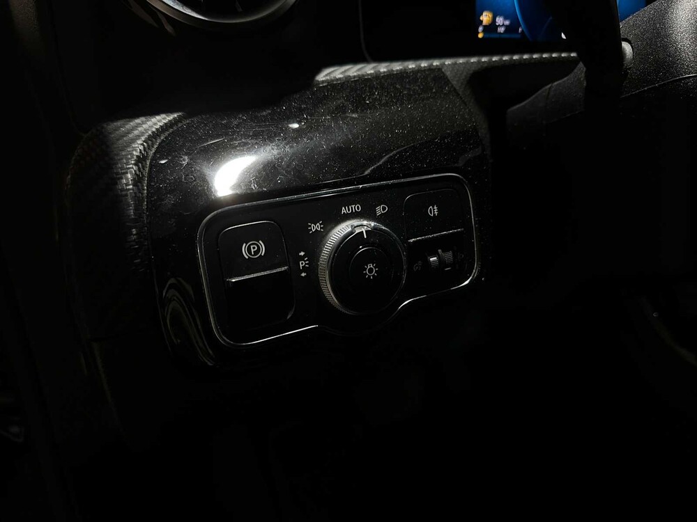 Mercedes-Benz A180 d 7G-DCT Business Solution A-Class 116hp 2020 (Original-NL+1st owner), H-772-KD
