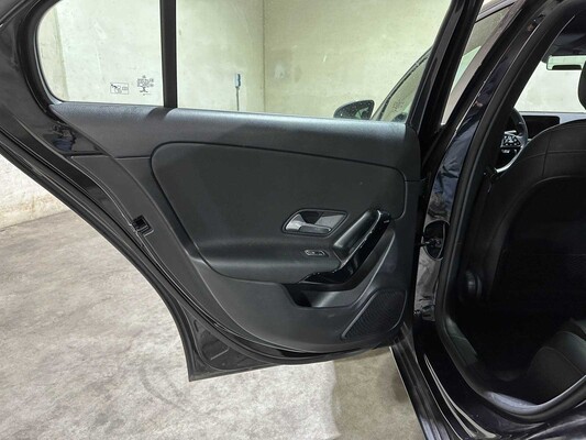 Mercedes-Benz A180 d 7G-DCT Business Solution A-Class 116hp 2020 (Original-NL+1st owner), H-772-KD