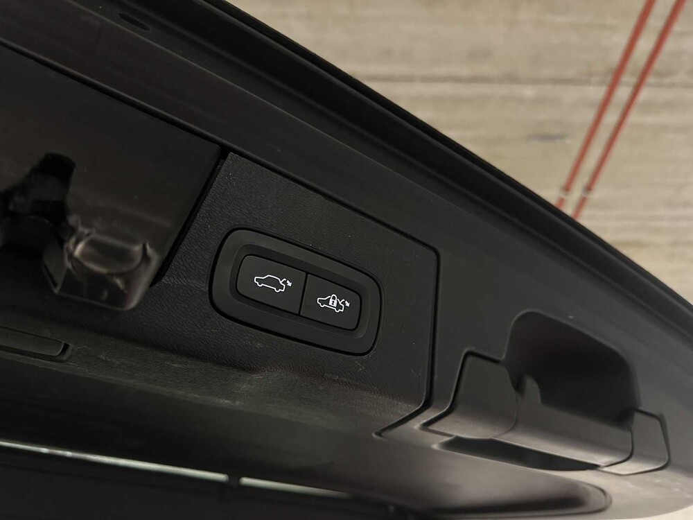 Volvo XC60 2.0 T6 Plug-in hybrid AWD Core Bright 253pk 2023 (Origineel-NL+1e eigenaar), S-190-RP