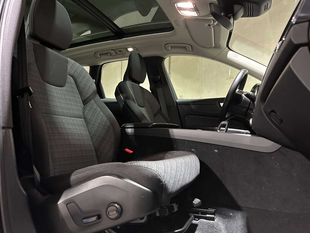 Volvo XC60 2.0 T6 Plug-in hybrid AWD Core Bright 253pk 2023 (Origineel-NL+1e eigenaar), S-190-RP