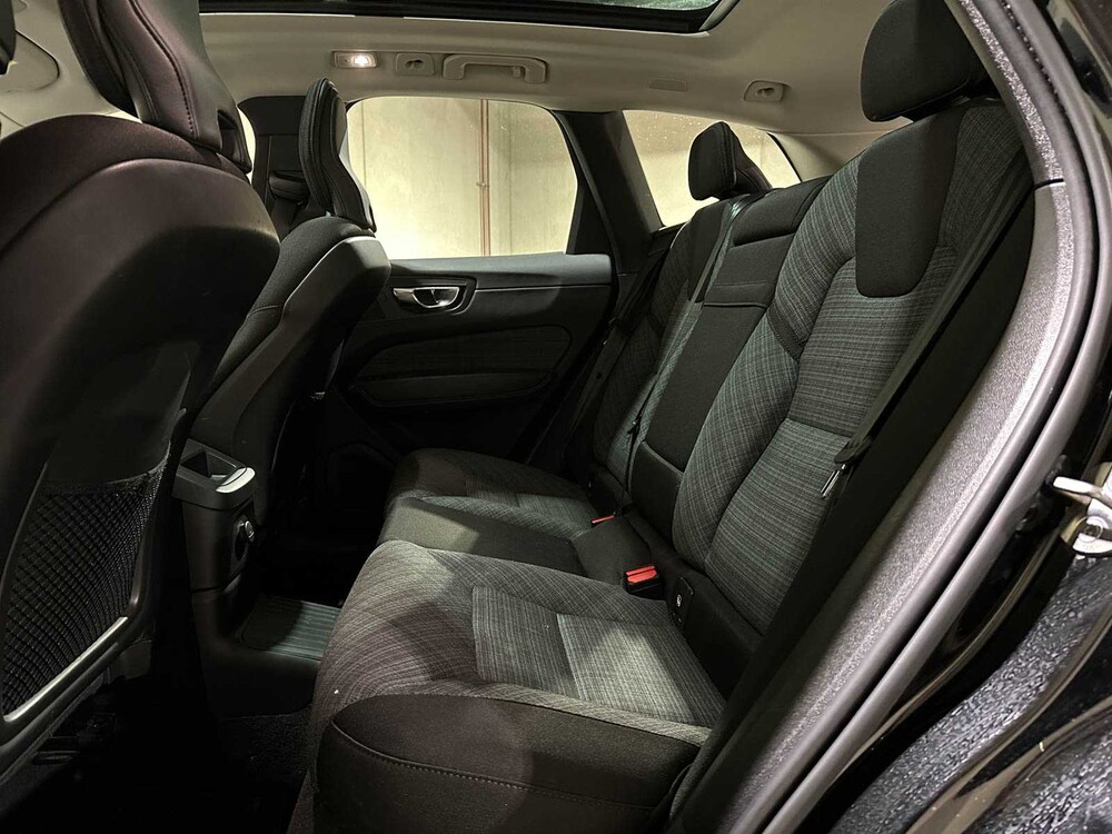 Volvo XC60 2,0 T6 Plug-in-Hybrid AWD Core Bright 253 PS 2023 (Original-NL+1. Besitzer), S-190-RP