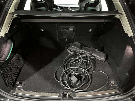 Volvo XC60 2.0 T6 Plug-in hybrid AWD Core Bright 253pk 2023 (Origineel-NL+1e eigenaar), S-190-RP