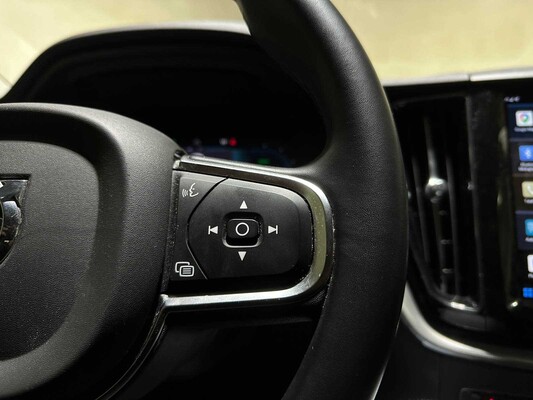 Volvo XC60 2.0 T6 Plug-in hybrid AWD Core Bright 253pk 2023 (Origineel-NL+1e eigenaar), S-190-RP