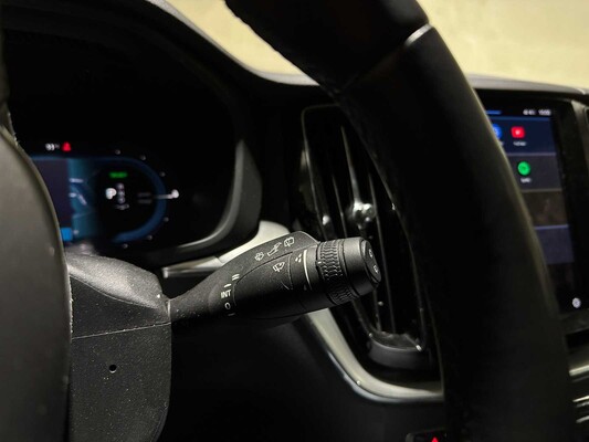 Volvo XC60 2.0 T6 Plug-in hybrid AWD Core Bright 253pk 2023 (Origineel-NL+1e eigenaar), S-190-RP