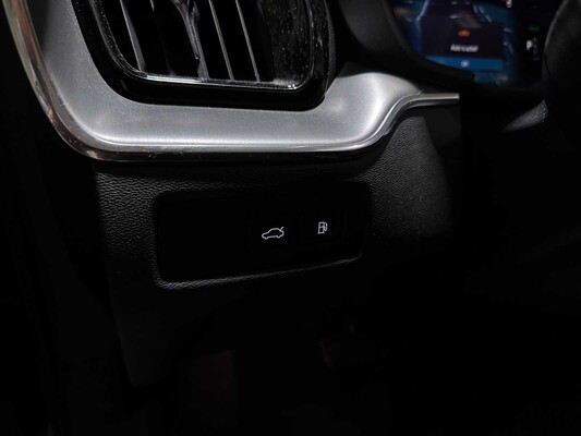 Volvo XC60 2.0 T6 Plug-in hybrid AWD Core Bright 253pk 2023 (Origineel-NL+1e eigenaar), S-190-RP