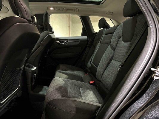 Volvo XC60 2,0 T6 Plug-in-Hybrid AWD Core Bright 253 PS 2023 (Original-NL+1. Besitzer), S-190-RP