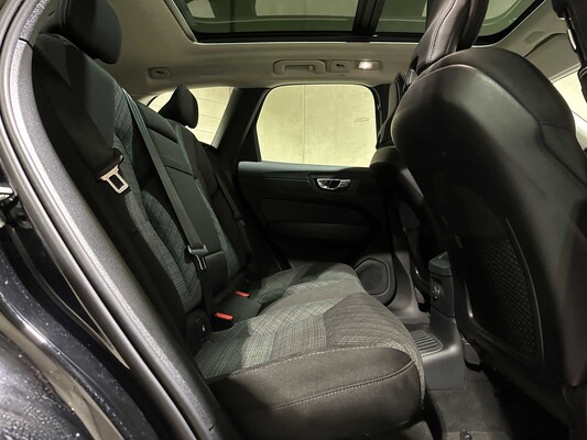 Volvo XC60 2,0 T6 Plug-in-Hybrid AWD Core Bright 253 PS 2023 (Original-NL+1. Besitzer), S-190-RP