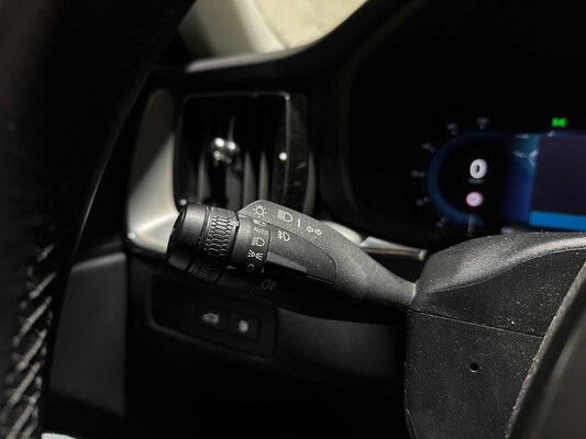 Volvo XC60 2,0 T6 Plug-in-Hybrid AWD Core Bright 253 PS 2023 (Original-NL+1. Besitzer), S-190-RP