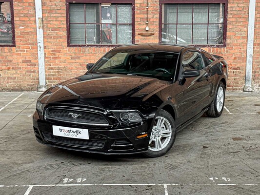 Ford Mustang 3,7 V6 305 PS 2012 Coupé -Schaltgetriebe-