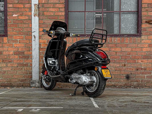Piaggio Vespa Sprint 4T Sport Scooter, DBF-37-H