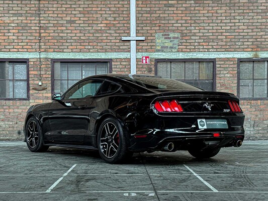 Ford Mustang 3.7 V6 300hp 2015 Coupe