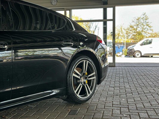 Porsche Panamera S 4.8 V8 405pk 2012