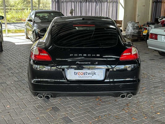 Porsche Panamera S 4.8 V8 405pk 2012