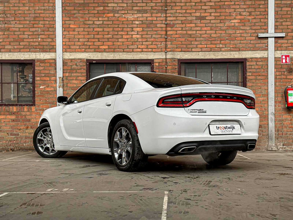 Dodge Charger SE 3.6 V6 292 PS 2016