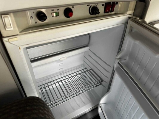 Ford Transit 100D KAMPEERAUTO 69pk 1992 Camper (Origineel-NL), DZ-NN-77