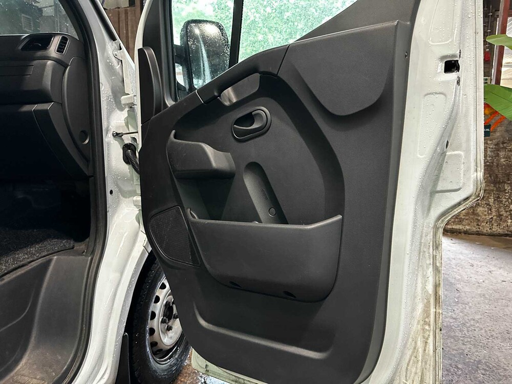 Renault Master T35 2.3dCi L3H2 W.E. 135hp 2024 (Original-NL + 1st owner), V-22-HBV
