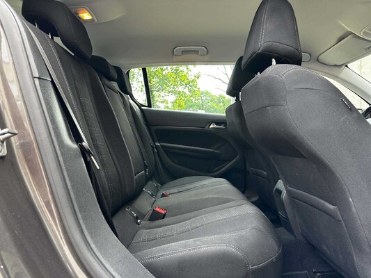 Peugeot 308 1.2 PureTech Active 110pk 2016, KD-319-F