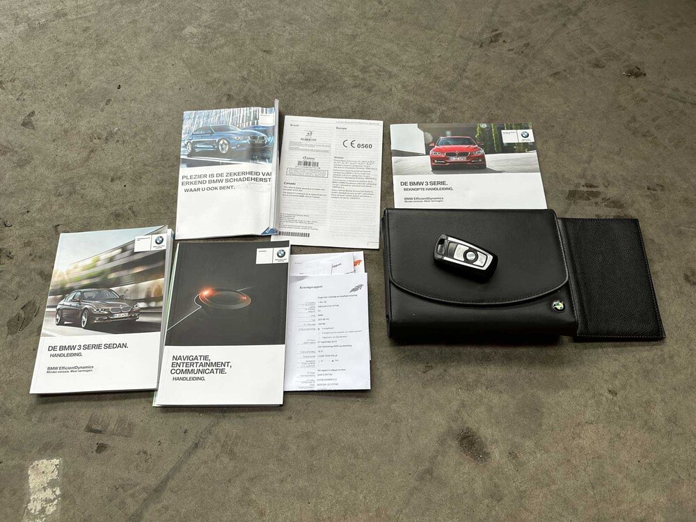 BMW 320i EfficientDynamics Edition Upgrade Edition 170pk 2013 (Origineel-NL) 3-serie, 1-SLL-03
