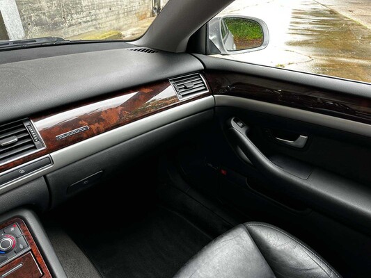 Audi A8 4.2 V8 Quattro Pro Line 349pk 2007 (Origineel-NL), 81-XB-RK