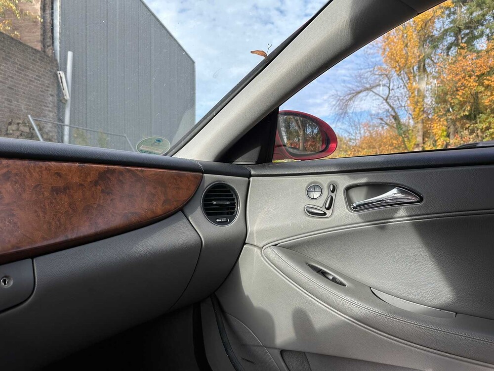Mercedes-Benz CLS350 CGI 3.5 V6 293hp 2006 CLS-class, L-372-NV Youngtimer