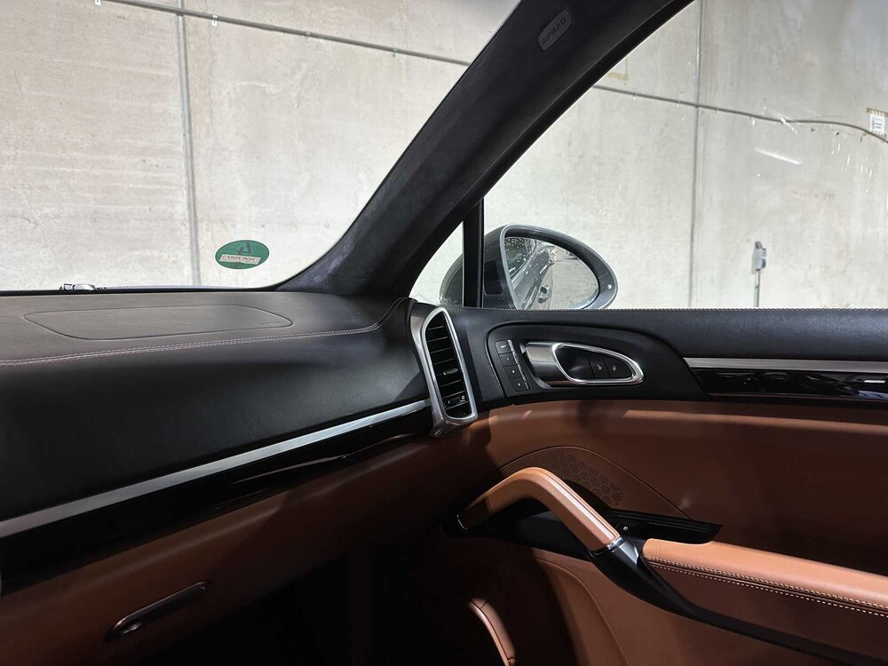 Porsche Cayenne Turbo 4,8 V8 520 PS 2017 Sport-Chrono