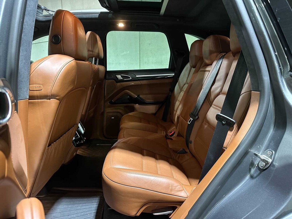 Porsche Cayenne Turbo 4,8 V8 520 PS 2017 Sport-Chrono