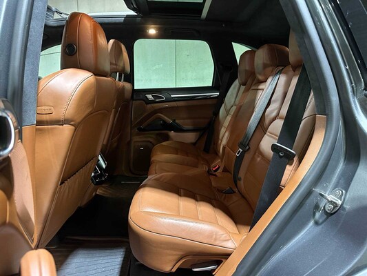 Porsche Cayenne Turbo 4,8 V8 520 PS 2017 Sport-Chrono