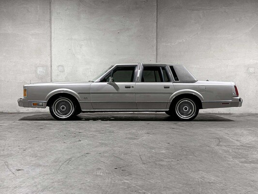 Lincoln Town Car 4,9 V8 Signature SD 160 PS 1989, K-946-BX