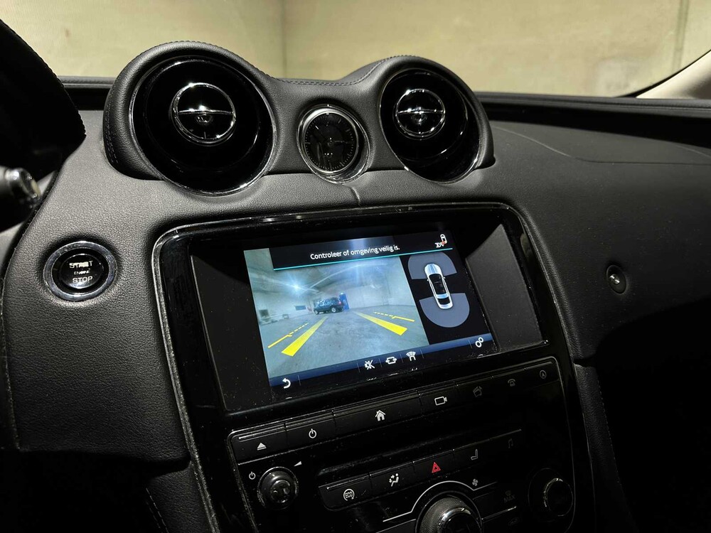 Jaguar XJ 3.0 D Premium Luxury 300hp 2016, RV-612-X