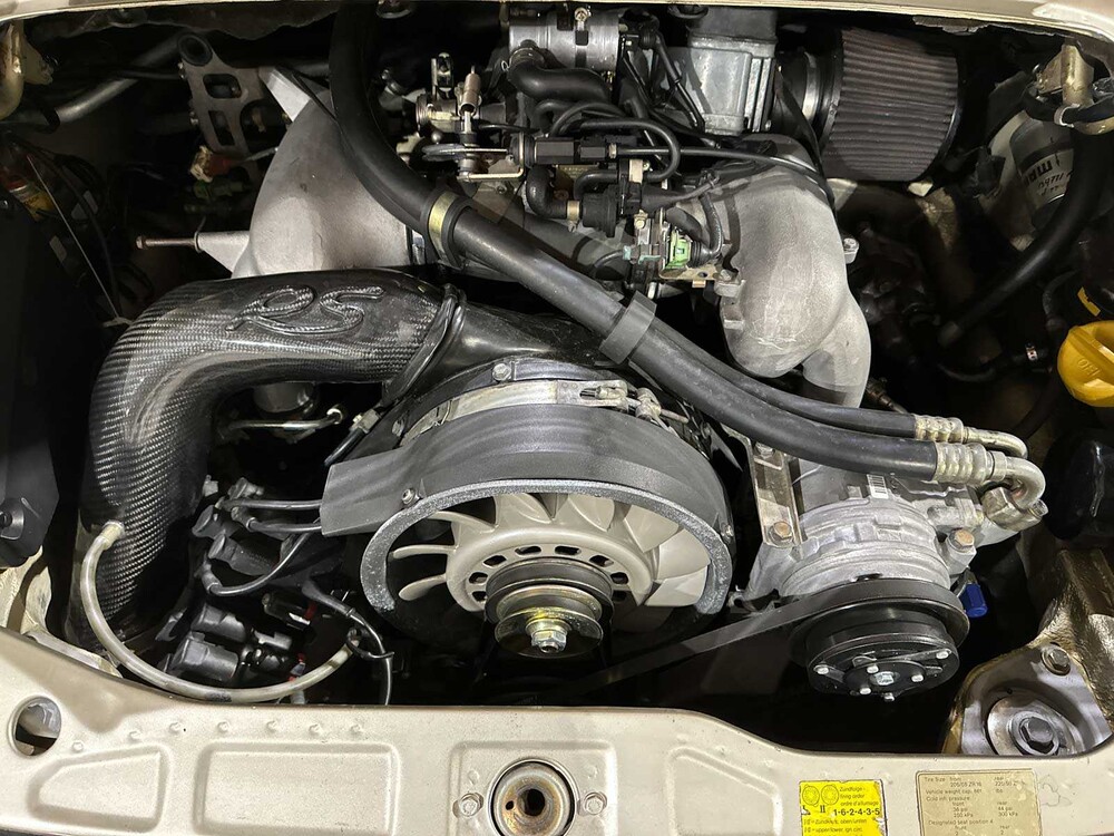 Porsche 911 Carrera 4 3,6 - Automatik - 250 PS 1990