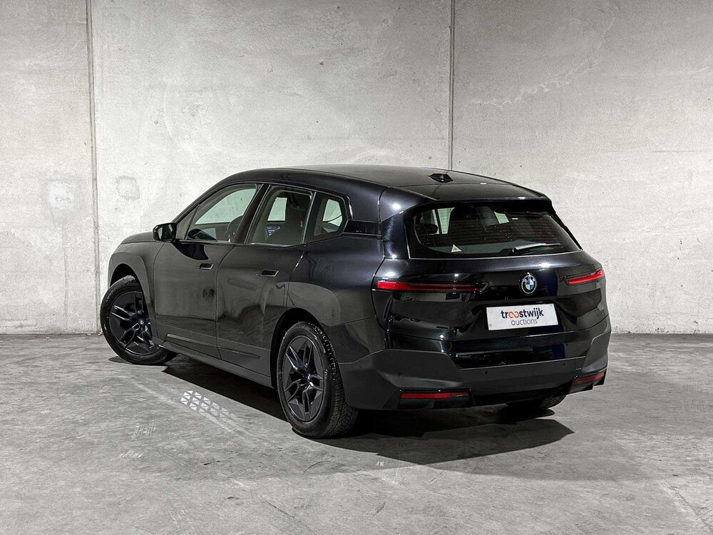 BMW iX xDrive40 Executive 77 kWh 326 PS 2023 (Original-NL), T-756-HD